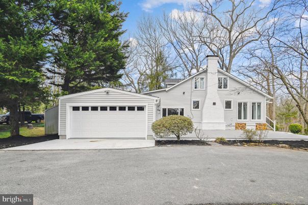 Attached, Detached Garage, Exterior, Facade, Farmhouse