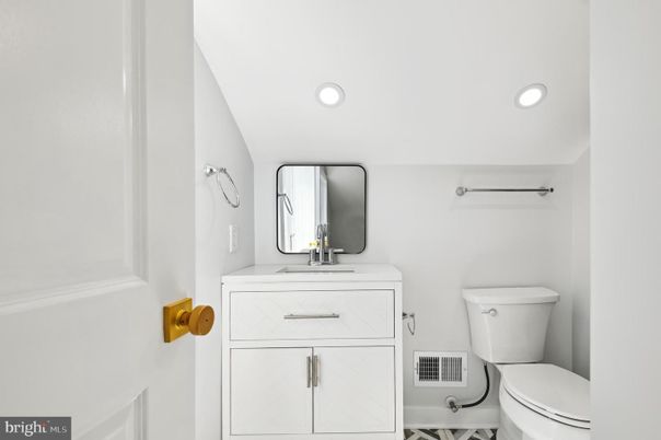 Bathroom, Interior, Recessed Lighting