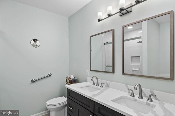 Bathroom, Dual Sink Vanities, Interior