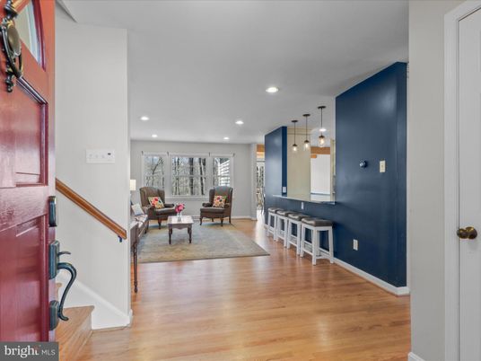 Interior, Living room, Pendant Lights, Recessed Lighting, Wood Texture Flooring