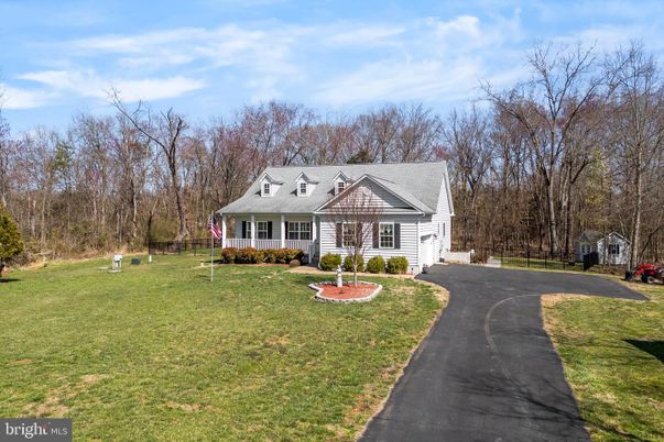Backyard, Exterior, Facade, Cape Cod