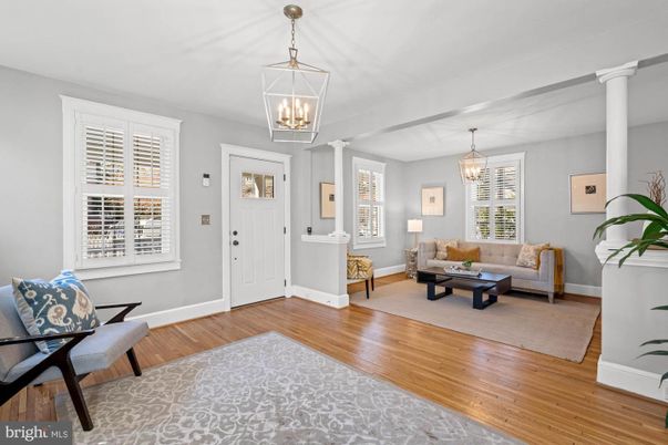 Chandelier, Dining room, Interior, Living room, Pendant Lights, Wood Texture Flooring
