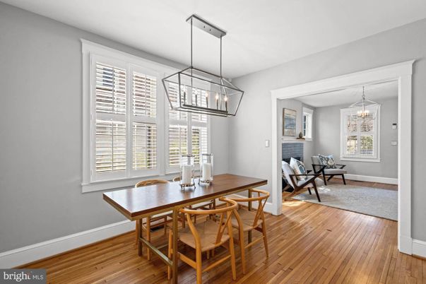 Chandelier, Dining room, Fireplace, Interior, Pendant Lights, Wood Texture Flooring