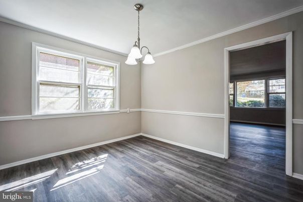 Empty room, Interior, Pendant Lights, Wood Texture Flooring