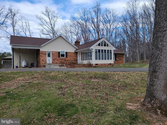 Backyard, Exterior, Facade, Brick Facade, Ranch