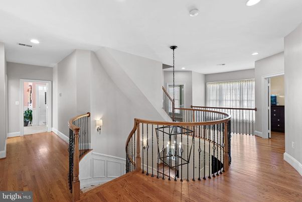 Interior, Pendant Lights, Recessed Lighting, Wood Texture Flooring