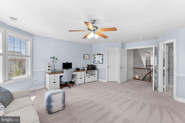 Home Office, Interior