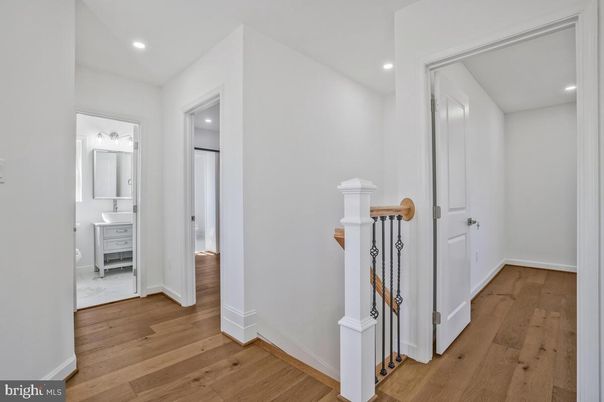Bathroom, Interior, Recessed Lighting, Wood Texture Flooring