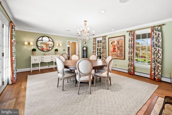 Chandelier, Dining room, Interior, Recessed Lighting, Wood Texture Flooring