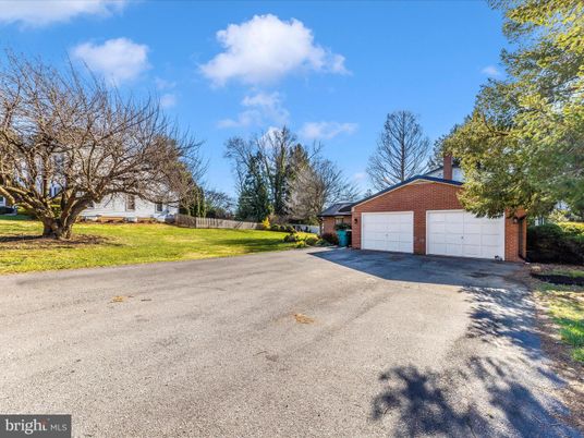 Backyard, Detached Garage, Exterior