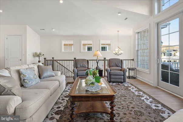 Interior, Living room, Pendant Lights, Recessed Lighting, Wood Texture Flooring