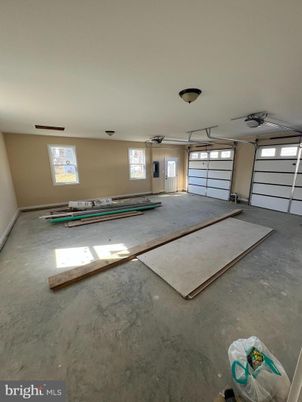 Garage, Interior