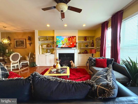 Fireplace, Interior, Living room, Pendant Lights, Recessed Lighting, Wood Texture Flooring