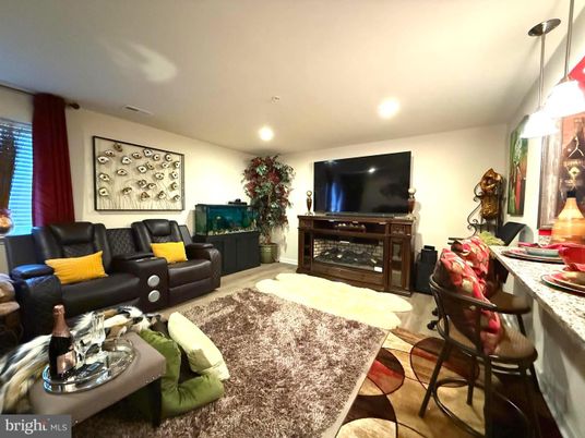 Interior, Living room, Pendant Lights, Recessed Lighting