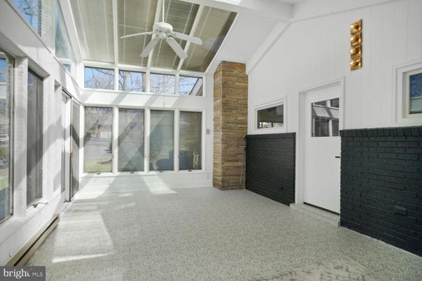 Empty room, Interior, Sun Room