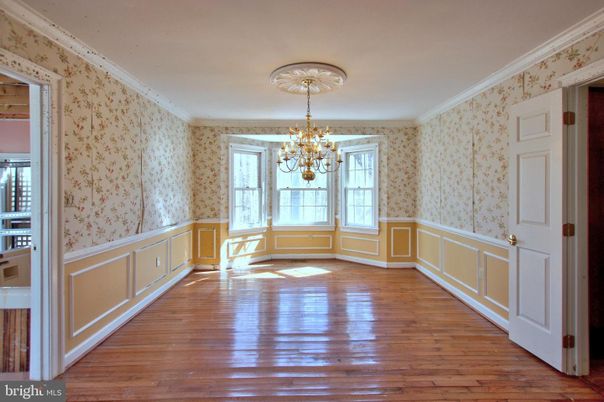 Chandelier, Empty room, Interior, Wood Texture Flooring