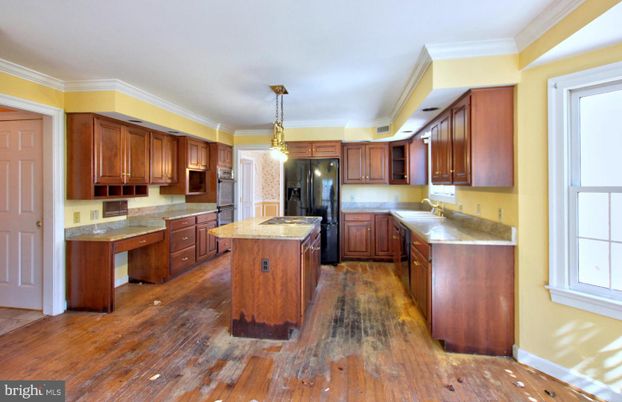Interior, Kitchen, Pendant Lights, Wood Texture Flooring