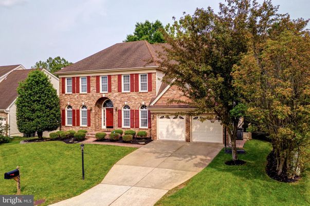 Attached, Exterior, Facade, Brick Facade, Georgian