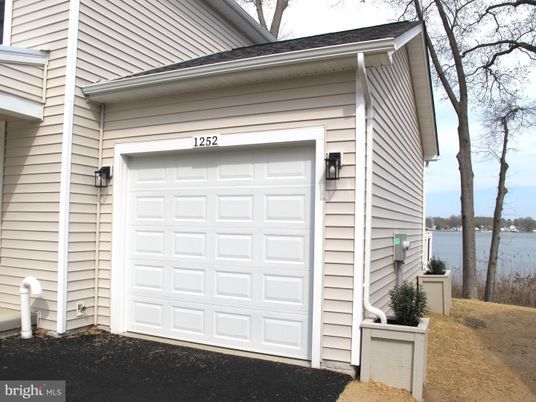 Detached Garage, Exterior, Water