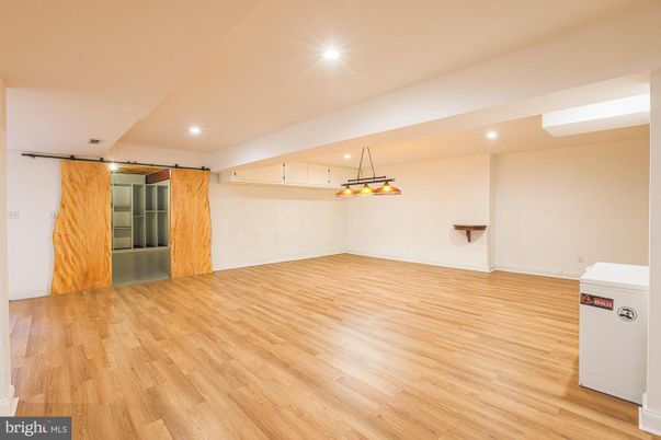 Empty room, Interior, Pendant Lights, Recessed Lighting, Wood Texture Flooring