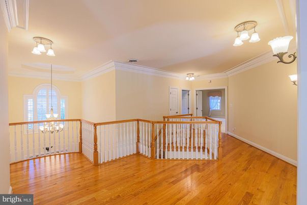 Chandelier, Empty room, Interior, Wood Texture Flooring