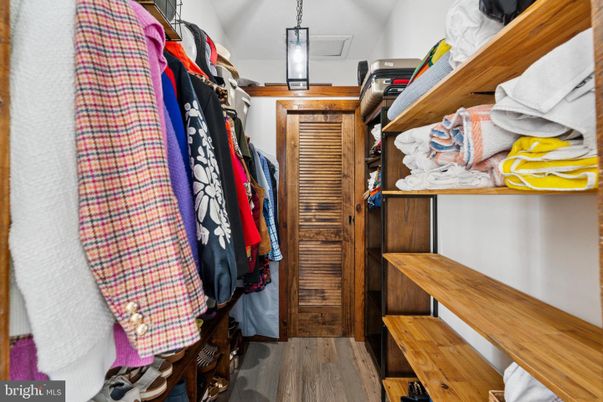 Interior, Walk-in Closets, Wood Texture Flooring