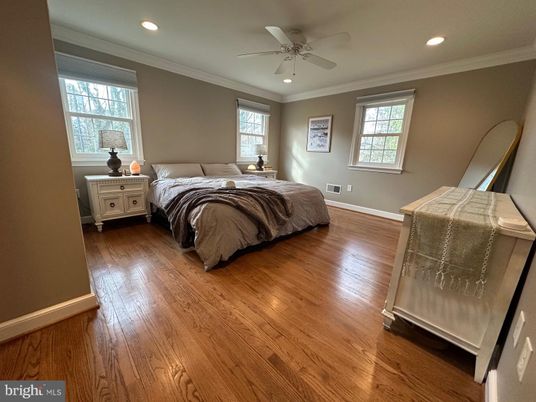 Bedroom, Interior, Recessed Lighting, Wood Texture Flooring