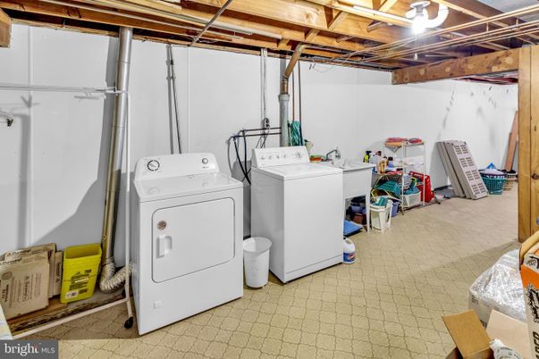 Interior, Utility Closets, Washer, Wooden Beams