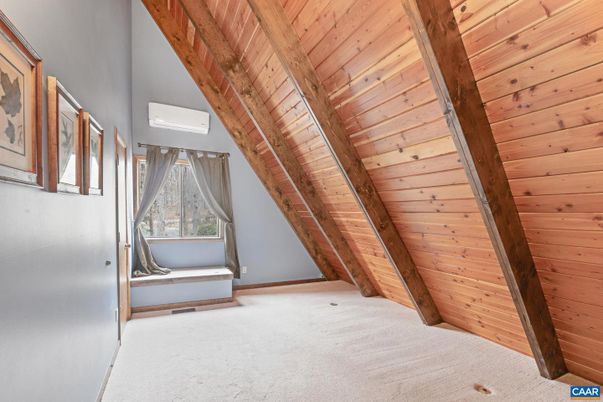 Empty room, Interior, Wooden Beams, Wooden Ceilings