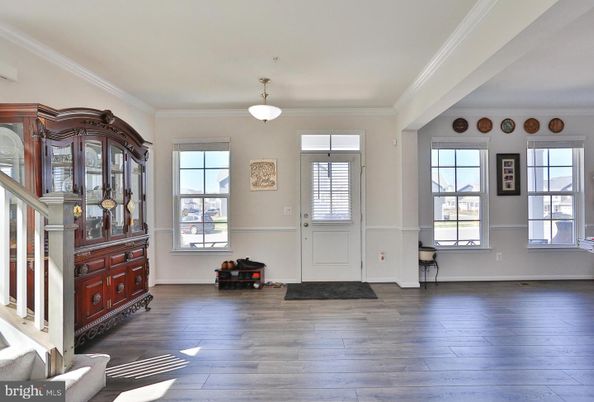 Interior, Pendant Lights, Wood Texture Flooring