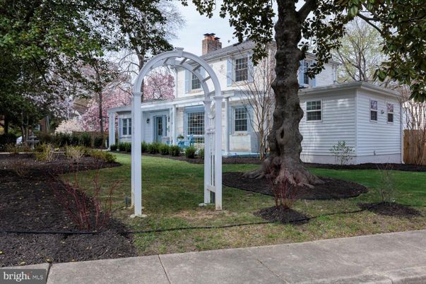 Backyard, Exterior, Facade, French Provincial