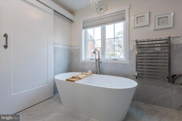 Bathroom, Free Standing Baths, Interior, Marble, Marble Walls