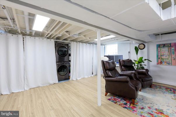 Interior, Utility Closets, Washer, Wood Texture Flooring