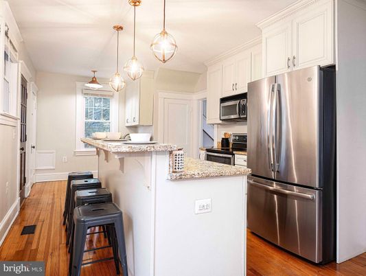 Interior, Kitchen, Pendant Lights, Wood Texture Flooring