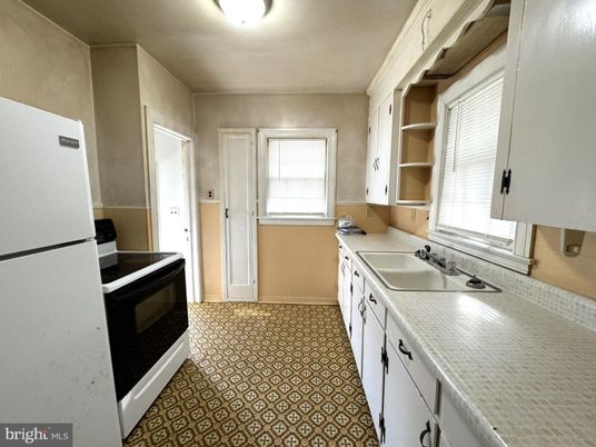 Interior, Kitchen, Tile Countertops