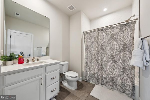 Bathroom, Interior, Recessed Lighting