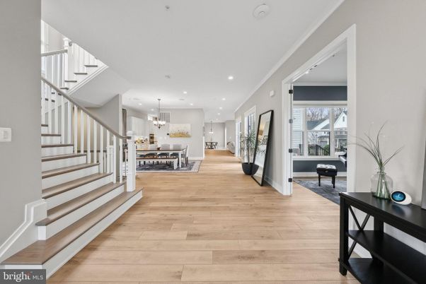 Chandelier, Dining room, Interior, Recessed Lighting, Wood Texture Flooring