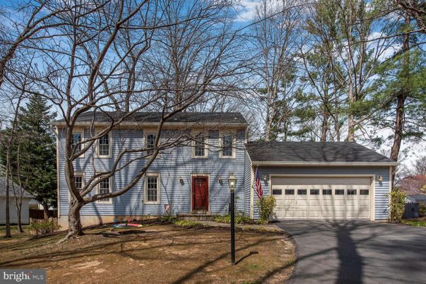 Attached, Exterior, Facade, Cape Cod