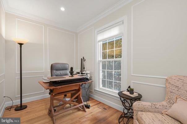 Home Office, Interior, Recessed Lighting, Wood Texture Flooring
