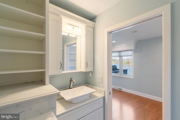 Bathroom, Interior, Recessed Lighting, Wood Texture Flooring