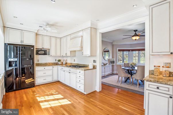Dining room, Interior, Kitchen, Recessed Lighting, Wood Texture Flooring
