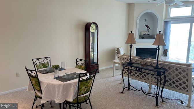 Dining room, Fireplace, Interior