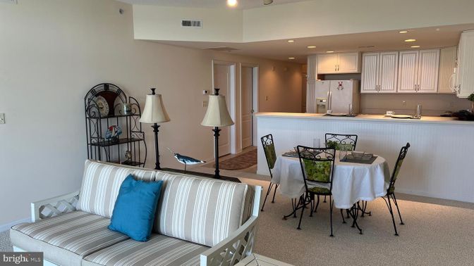 Dining room, Interior, Kitchen, Recessed Lighting