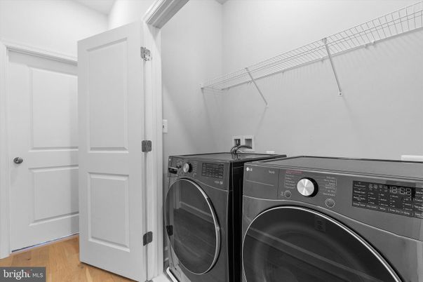 Interior, Utility Closets, Washer, Wood Texture Flooring