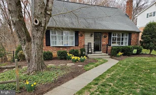 Exterior, Facade, Brick Facade, Cape Cod
