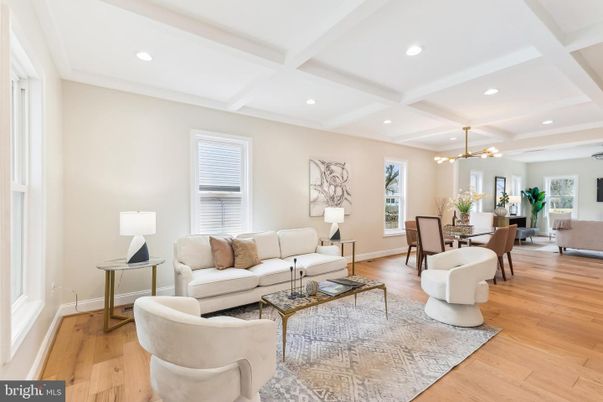 Dining room, Interior, Living room, Pendant Lights, Recessed Lighting, Wood Texture Flooring