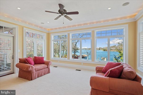 Interior, Living room, Recessed Lighting, Water