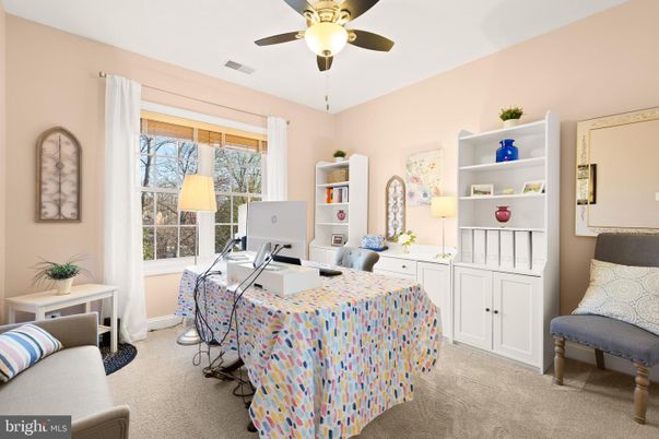 Home Office, Interior