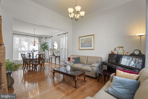 Chandelier, Dining room, Interior, Living room, Piano, Wood Texture Flooring