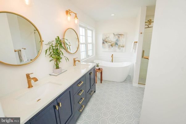 Bathroom, Dual Sink Vanities, Free Standing Baths, Interior, Recessed Lighting